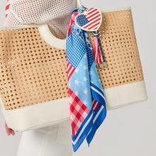 Cargar imagen en el visor de la galería, USA Flag Scarf
