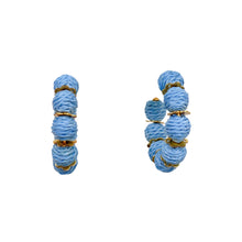 Charger l&#39;image dans la galerie, Boucles d&#39;oreilles créoles en raphia | Bleu clair

