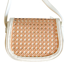 Cargar imagen en el visor de la galería, Amelia Cane Crossbody Handbag | Ivory
