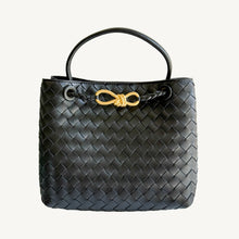 Cargar imagen en el visor de la galería, Genevieve Leather Handbag | Black
