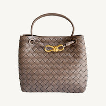 Cargar imagen en el visor de la galería, Genevieve Leather Handbag | Taupe
