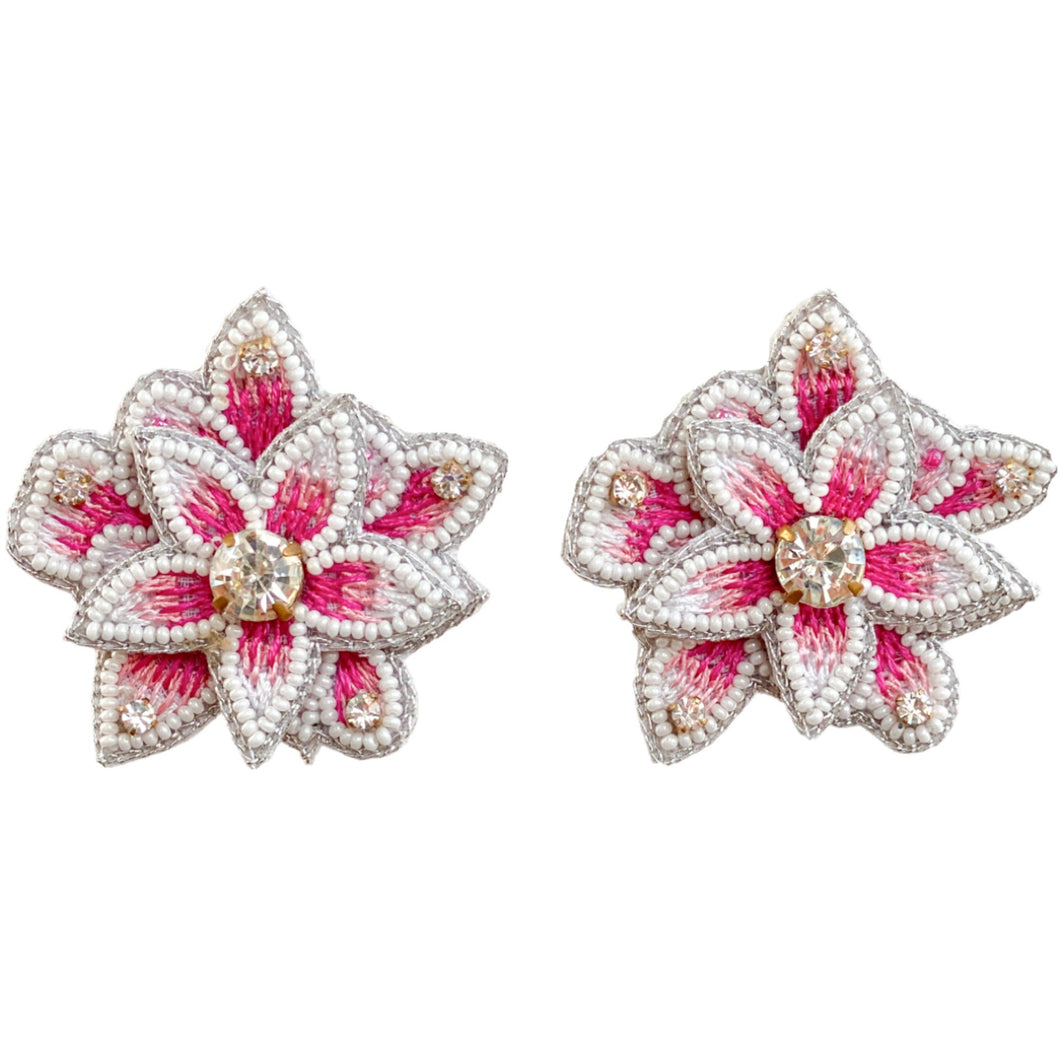 Boucles d'oreilles Dahlia rose et fleur blanche