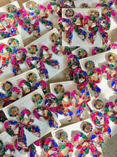 Cargar imagen en el visor de la galería, Pendientes con lazo Hayley - Multicolor
